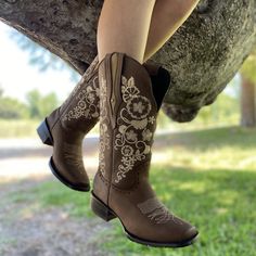 Boots For Women Cowboy, Vaquera Boots, Mexican Boots, Western Boots For Women, Cute Cowgirl Boots, Cowboy Hat Styles, Botas Western, Brown Cafe, Bota Country