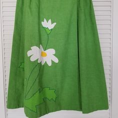 Vintage Maxi A-Line Wrap Skirt. Never Worn. Bought At A Vintage Store. Size Medium But Fits A Small. Vintage Green Skirt For Spring, Applique Skirt, Skirts Vintage, 4th Street, Aline Skirt, Sewing Skirts, The Pond, Vintage Store, Clothing Ideas