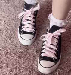 Pink Converse With Ribbon Laces, Pink Ribbon Outfits, Skirt As A Top Outfit, Bows On Shoes, Couqutte Shoes, Lacy Outfits Aesthetic, Outfits With Ribbons, Shoes With Ribbon Laces, Converse Shoes Laces Ideas