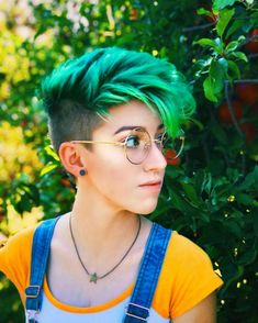 Short Hair Model, Colored Hair, Hair Reference, Grunge Hair, How To Draw Hair, Green Hair, Short Hairstyles For Women, Model Hair