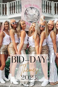 Insanely cute sorority bid day themes. Are you wondering what sorority theme to do for yours? We have them right here.. Cowgirl Sorority, Sorority Paddles Ideas, Delta Gamma Bid Day, Sisterhood Activities, Sorority Rush Week, Themes Sorority, Sorority Rush Themes