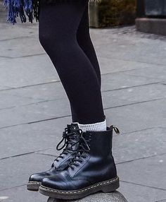 Black Leggings Doc Martens Outfit, Doc Martens Socks Outfit, Dr Martens With Socks, Socks For Doc Martens Boots, Women’s Doc Martens, Dr Martens With Leggings, Doc Marten Socks, Docs And Socks, Dr Martens Socks