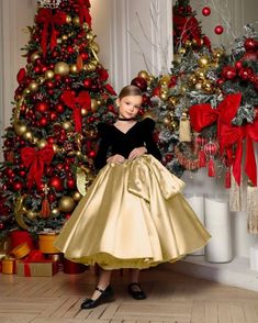 Elevate your little princess's style with the Dreamy Vow Luxury Arabic Green Girl Dress. Adorned with crystals and a V-neck, this dress exudes elegance and sophistication. Perfect for holidays, birthdays, weddings, and parties, it will make her feel like a true royal. Don't miss out on this stunning ball gown. Flower Girl Dress Long Sleeve, Yellow Evening Dresses, Girl Green Dress, Grey Evening Dresses, Silver Evening Dress, Dress Crystal, Purple Evening Dress, Long Flower Girl Dresses, Champagne Evening Dress