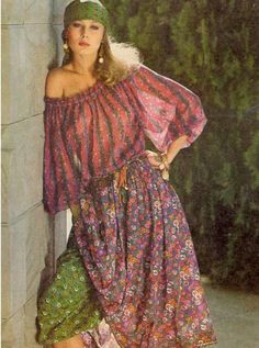 YSL Rive Gauche collection, 1977 - ÇaFleureBon Perfume Blog 1977 Fashion, 70’s Dresses, Parfum Collection, Yves St Laurent, Vintage Editorials, Ali Macgraw, Fashion Decades, Flower Print Blouse