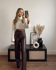 Fall 2023 Inspo Outfit, Cute Fall Outfits New York, Fall Style California, College Date Night Outfit, Chic Fall Fashion 2023, Fall Fashion New York, Luxury Fall Outfits, Nice Fall Outfits For Dinner, City Dinner Outfit Winter