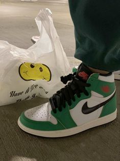 Mode Ulzzang, Sneaker Shop, Jordan Sneaker, Lucky Green, Fresh Shoes