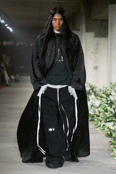 2025 Spring, Spring 2025, Runway Looks, Spring Outfits Women, Ann Demeulemeester, Vogue Runway, Summer Outfits Women, Formal Wear, Christmas Outfit