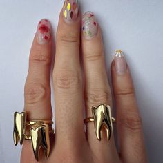 This beautiful wisdom tooth ring is a rad additional to any hand, fab by itself or layered with many other rings. Scroll to see layering idea! A unique statement ring. Gold brass with gold plate. Gold Teeth Jewelry, Womens Gold Rings, Gold Tooth Women, Golds On Women Teeth, Wisdom Teeth Jewelry, Gold Tooth Jewellery, Wisdom Tooth, Tooth Ring, Vip Card