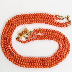 Coral Jewelry Vintage, Orange Jewelry, Coral Beads Necklace, Vintage Fine Jewelry, Black Beaded Jewelry, Necklace Antique, Neck Jewellery, Coral Jewelry, Coral Necklace