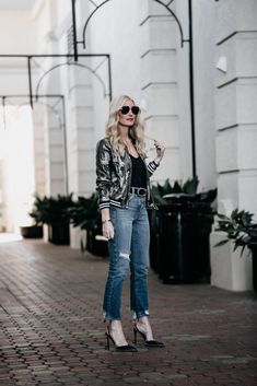 Sparkly Jacket Outfit, Sequin Blazer Outfit, Sequin Jacket Outfit, Jacket Outfit Ideas, Sequin Blazer, Dallas Fashion, Sequin Outfit, Dramatic Classic, Over 60 Fashion