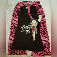 Brand New. Smoke And Pet Free Home. Betty Boop Pjs, 2000s Pajamas, Life Script, Betty Boop Pink, Clothing Pieces, Free Sample, Betty Boop, Dream Wardrobe, Dream Life