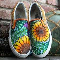 Every pair of custom Vans is made to order and hand drawn. That means that no two orders are exactly alike. If you purchase the Sunflower sneaker design, we will replicate the artwork as best as possible onto your pair. The images shown are of a pair we have drawn in the past that we will use as a template to draw your very own pair of Vans. We can take special requests if you want to change anything about the design template. Contact us with any questions. These are Unisex sized sneakers, so si Custom Vans Slip On, Canvas Shoes Diy, Doodle Shoes, Sharpie Shoes, Tennis Vans, Painted Shoes Diy, Painted Canvas Shoes, Painted Vans, Vans Classic Slip