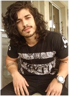 Man With Long Hair, Long Curly Hair Men, Men's Long Hairstyles, Punk Hair, Boys Haircuts, Long Curly Hair, Long Hair Styles Men