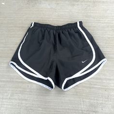 Brand New Black Nike Shorts! Size Xs But Could Also Fit A Small! Tamari Cosplay, Sport Shorts Outfit, Tvd Clothes, Nike Shorts Outfit, Sports Outfits, Athletic Clothes, Summer Shorts Outfits, Sports Shorts Women