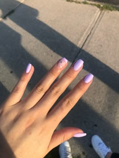 Lilac Acrylic Nails Coffin Short, 2023 Oval Nails, Purple Nails Gradient, Purple Squoval Nails, Lavender Nails Square, Light Purple Square Nails, Lila Nails Design, Lilac Purple Nails Short, Short Square Acrylic Nails Purple