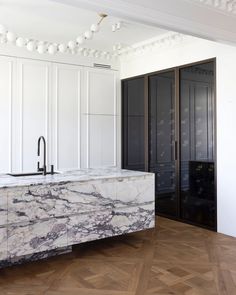 Instagram Modern Classic Interior Design, Modern Classic Living Room, Grand Kitchen, Lake Washington, Marble Kitchen, Hall Interior Design, Hallway Designs, Hall Interior, Classic Interior Design