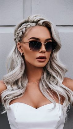 New Year Hairstyle, Festival Clothes, Fall Hairstyles, Graduation Hairstyles, Trendy Hair Color, Hairstyle Look, Hair Makeover, Modern Hairstyles