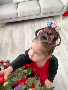 Toddler Whoville Hair, Cindy Lou Who Hairstyle Short Hair, Cindy Lou Who Hairstyle Kids, Grinch Day Hair Ideas For Kids, Whoville Hair For Short Hair, Easy Cindy Lou Who Hair For Kids, Cindy Lou Who Hair Toddler, Grinch Hairstyles For Kids, Christmas Hair For Toddlers