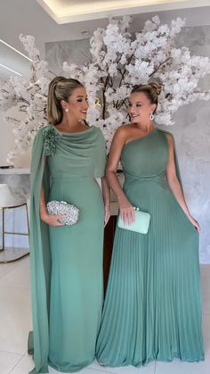 Dresses For Mother Of Bride, Plus Size Gala Dress, Dresses For Mothers, Cape Wedding Dress, Dress Code Wedding, High Fashion Dresses, Dresses Formal Elegant