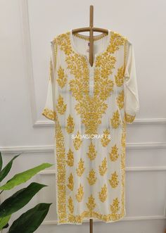 DESCRIPTION ▪ Fabric: Modal ▪ Sleeves: 3/4 Sleeves ▪ Style: Straight Kurti ▪ Length: 44-46 Inches ▪ Occasions: Casual Wear, Office Wear, Festive Wear ▪ Garment Care: Hand Wash Only ▪ Net Content: Only Kurti Chikan Kurta, Chikankari Dress, Printed Kurti Designs, Straight Kurti, Sleeves Style, Western Outfits Women, Printed Kurti, Indian Embroidery, Festive Wear