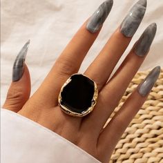 New Gold Rhinestone Statement Ring - Gold Tone- Brand New In Packaging Material - Zinc Alloy Size - 8 Stone Rings For Men, Afrikaanse Mode, Black Stone Ring, Vintage Punk, Estilo Punk, Enamel Ring, Stone Gold, Mua Sắm, Gothic Jewelry