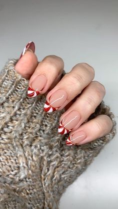 Nail Art Noel, Kutek Disney, Candy Cane Nails, Christmas Gel, Maroon Nails, Red Acrylic Nails, Christmas Gel Nails, Casual Nails, Nail Style