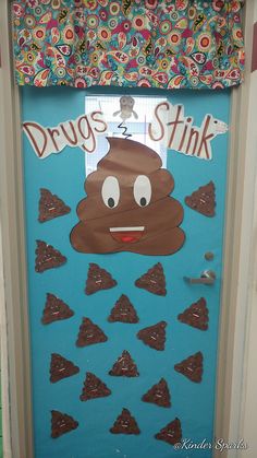 Drugs Stink Door for Red Ribbon Week! Cr Ideas, Middle School Bulletin Boards, Classroom Door Decorating, Classroom Boards, Teaching Crafts, Classroom Doors, Door Decorating Contest, Red Ribbon Week, Engineering Challenge