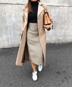 Best Base Layers for Cold Weather Trent Coat, Street Style Skirt, Style Inspiration Winter, Cute Fall Outfits, Business Outfit, Pinterest Fashion, Midi Skirts, 가을 패션, Mode Inspiration