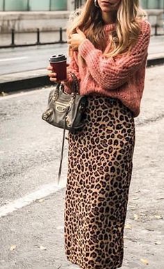 Cheetah Print Skirt Outfit Winter, Leopard Pencil Skirt Outfit, Leopard Print Skirt Outfit, Leopard Skirt Outfit, Printed Skirt Outfit, Winter Skirt Outfit, Leopard Print Skirt, Leopard Skirt, Skirt Outfit