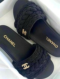 Classy Sandals, Pretty Sneakers, Trendy Shoes Sneakers, Shoes Outfit Fashion, Stunning Shoes, Hype Shoes