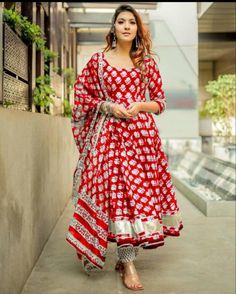 Indian Bollywood Designer Red Handblock Indigo Kurta Pant With Dupatta Set With Gota Detailing Gold Printed.Free Express Shipping In USA/UK. Red Salwar Kameez, Indigo Kurta, Floral Anarkali, Readymade Salwar Kameez, Kurti Embroidery, Cotton Salwar Kameez, Kurti Pant, Anarkali Kurti, Anarkali Kurta