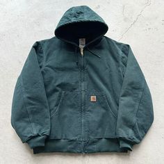 *Size mens XL, refer to measurements *In great condition *Very rare color *Great color, can go with any outfit *Zipper works great *Thick *Message us any questions Chest: 28.5 in Length: 29.5 in Men’s Vintage Clothes, Green Carhartt Jacket Outfit, Mens Coat Outfit, Cool Hoodies Mens, Grunge Clothes Men, Men’s Jackets, Work Jacket Outfit, Granola Boy Aesthetic Outfits, Men’s Gifts