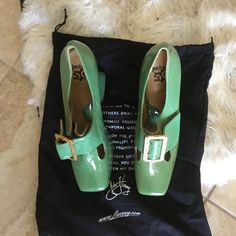 John Fluevog Green Patent Leather Munster Shoes Size 12 Brand New Ftts Comes With Sleeper Bag Can Provide Another Box Sold Out John Fluevog Green Patent Limited Edition 50th Anniversary Mega Munster Green Flat Heels With Leather Sole, Green Heels With Leather Sole And Flat Heel, Green Round Toe Heels With Rubber Sole, Green Heels With Leather Sole And Round Toe, Witchy Fall, Size 12 Heels, John Fluevog Shoes, Quirky Style, Fluevog Shoes