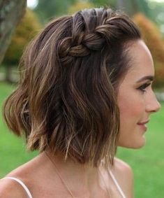 Fashion Writer, Radio Presenter, Louise Roe, Tv Personality, Short Braids, Hairdos For Short Hair, Short Wedding Hair, Easy Braids