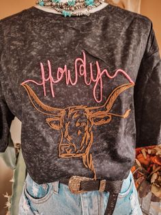 HOLD UP. you're gonna want to ZOOM IN. check out this grungy graphic. It’s an embroidered brush type technique that gives you some cool texture to rev up any ol t shirt. pair it with some bike shorts for a comfy fit. mineral-washed body. howdy graphic. oversized fit. 100 COTTON Beauty Lash, Boutique Clothes, Western Aesthetic, Wild Rag, Brush Type, Authentic Jewelry, Hold Ups, Jewelry Case, Comfy Fits