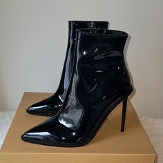 Brand New In The Box Steve Madden Valley Patent Leather Bootie Faux Patent Leather Upper Inside Zipper Closure Pointed Toe 4" Heel Height 8" Shaft 9" Circumference Synthetic Outsole Fabric Lining Size Us 7 Imported Calf Heel Boots, Steve Madden Boots Ankle, Taupe Heels, Brown Suede Ankle Boots, Fashion Shoes Heels, Faux Suede Boots, Steve Madden Boots, Shoes Steve Madden, Brown Leather Ankle Boots