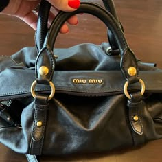 Visual Gallery, Leather Glue, Miu Miu Bag, Handbag Black, Mode Inspo, Vintage Bags