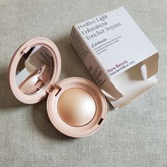 Rare Beauty Highlighter Exhilarate, Rare Beauty Aesthetic, Positive Light Silky Touch Highlighter, Rare Beauty Highlighter, Makeup Rare Beauty, Rare Beauty Positive Light, Rare Beauty Makeup, Selena Gomez Makeup, Beauty Goals