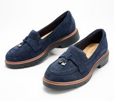 Navy Loafers, Comfortable Loafers, Style At A Certain Age, Womens Clarks, Clarks Shoes, Comfy Shoes, Lug Sole, Loafers For Women