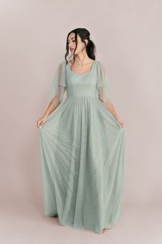 Model: Saije; Size: 4 Sleeve Accessories, Wedding Parties Colors, Corset Boning, When You Leave, Bridesmaid Dress Colors, Soft Tulle, Flowing Skirt, Ruffle Sleeves, Fabric Shop