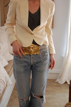 there's jeans and a blazer, and then there's JEANS AND A BLAZER.  And now I really feel the need for a crazy lion accessory.  [judy aldridge of atlantishome.com] (I love her style.) Judy Aldridge, Statement Belts, Upcycled Jeans, Diy Jeans, She Is Clothed, Upcycle Jeans, Jeans Diy, I Love Her