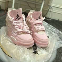 Jordan 4 Off White, Pink Jordans, Pretty Sneakers, Dr Shoes, Trendy Shoes Sneakers, Preppy Shoes, Pretty Shoes Sneakers, Jordan Shoes Retro, All Nike Shoes