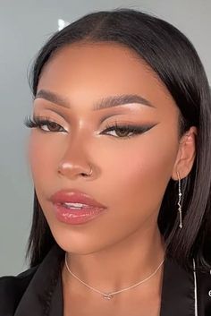 Prom Eye Makeup Tutorial, Makeup Looks Eyes, Makeup Inspo Glam, Glam Makeup Looks, Club Makeup, Prom Eye Makeup, Makeup For Black Skin, Smoky Eyes