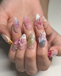 Different Design Nails, Short Tropical Nails, Tropical Nails Acrylic, Tropical Acrylic Nails, Nail Art With Flowers, Floral Nails Summer, Nail Inspo Flower, Gel Nails Short Nails, Gel X Nail Designs