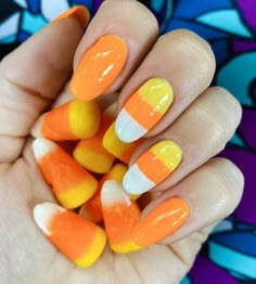 If you are looking for some unique and easy to create fall nail art, scroll through this list of cute nail designs and I promise you won’t be disappointed. Candy Corn Nails Halloween, October Nails Fall Short, Sistaco Nails, Fall Manicures, Finger Bones, Nails Short Halloween, Halloween Nails Short, Cute Fall Nail Designs, Travel Nails