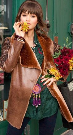 Hunters Outfit, Desigual Coat, Bell Bottoms Jeans, Style Bangs, Swimsuit Vintage, Winter Lookbook, Closet Door, French Designer