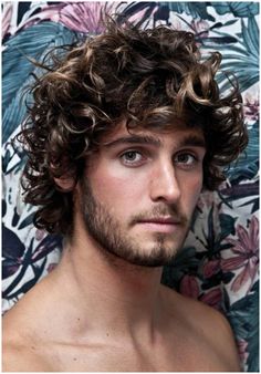 Man With Curly Hair, Hipster Hairstyles, Men's Long Hairstyles, Curly Hair Men, Curly Hair Cuts, Short Curly Hair