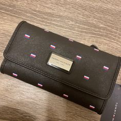 Tommy Hilfiger Wallet Nwt Good Condition! Tommy Hilfiger Rectangular Wallet For Everyday Use, Tommy Hilfiger Wallet, White Wallet, Tommy Hilfiger Bags, Blue Clutch, Wrist Wallet, Blue Wallet, Keychain Wallet, Gold Monogram