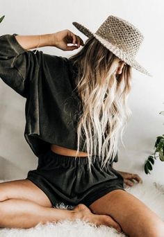 Paris Mode, Mode Casual, Hat Style, Style Spring, Casual Summer Outfits, Woman Fashion, Comfy Casual