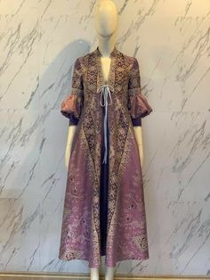 Dress Brokat Modern, Outer Batik, Batik Dress Modern, Thai Silk Dresses, Kebaya Modern Dress, Dress Pesta, Prom Dresses Black